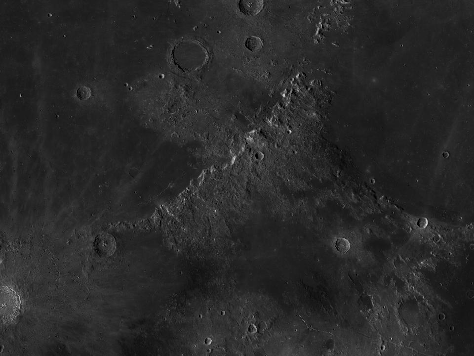 LROC photograph of Montes Apenninus